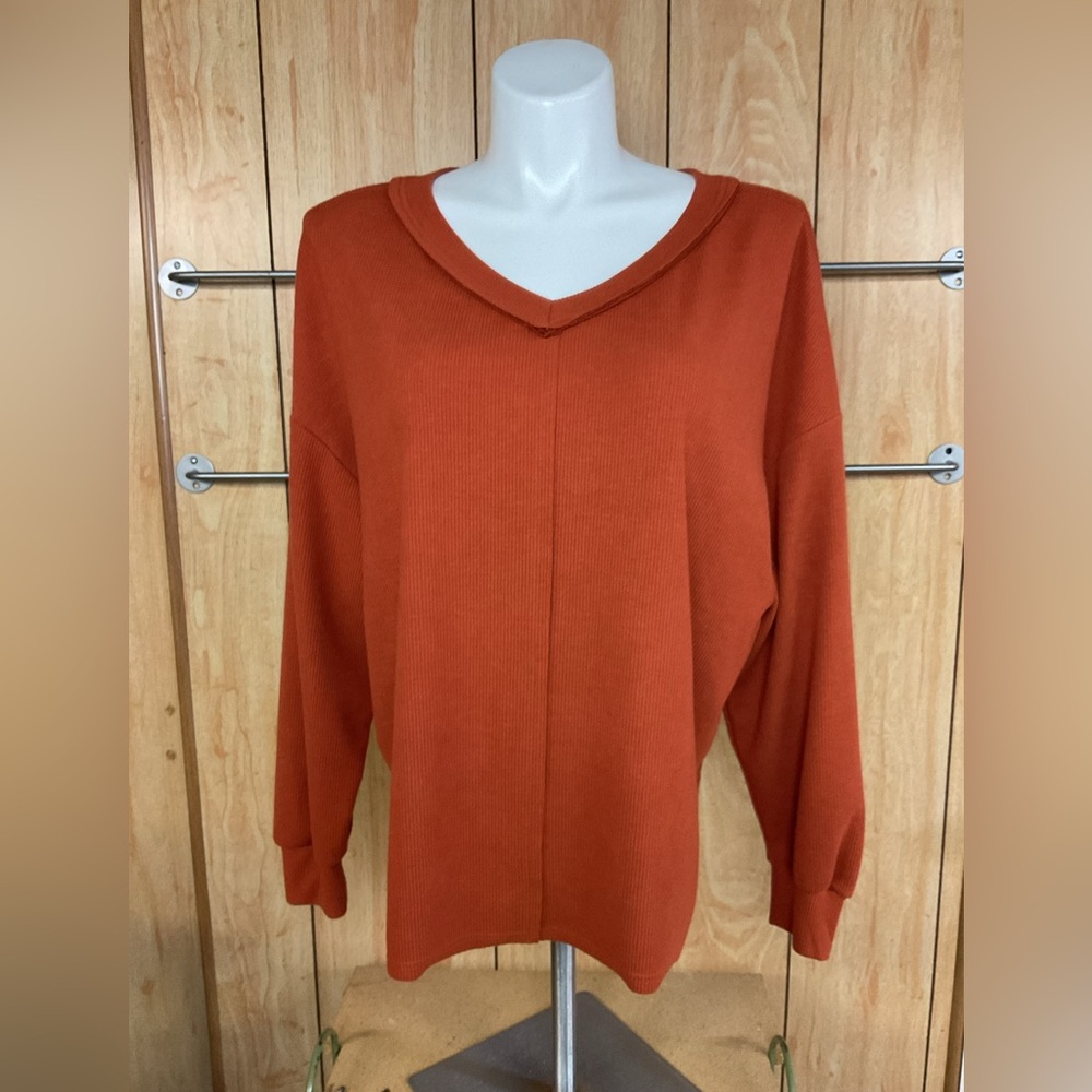 Trendy Queen V-Neck Sweater in Warm Orange SZ - XL